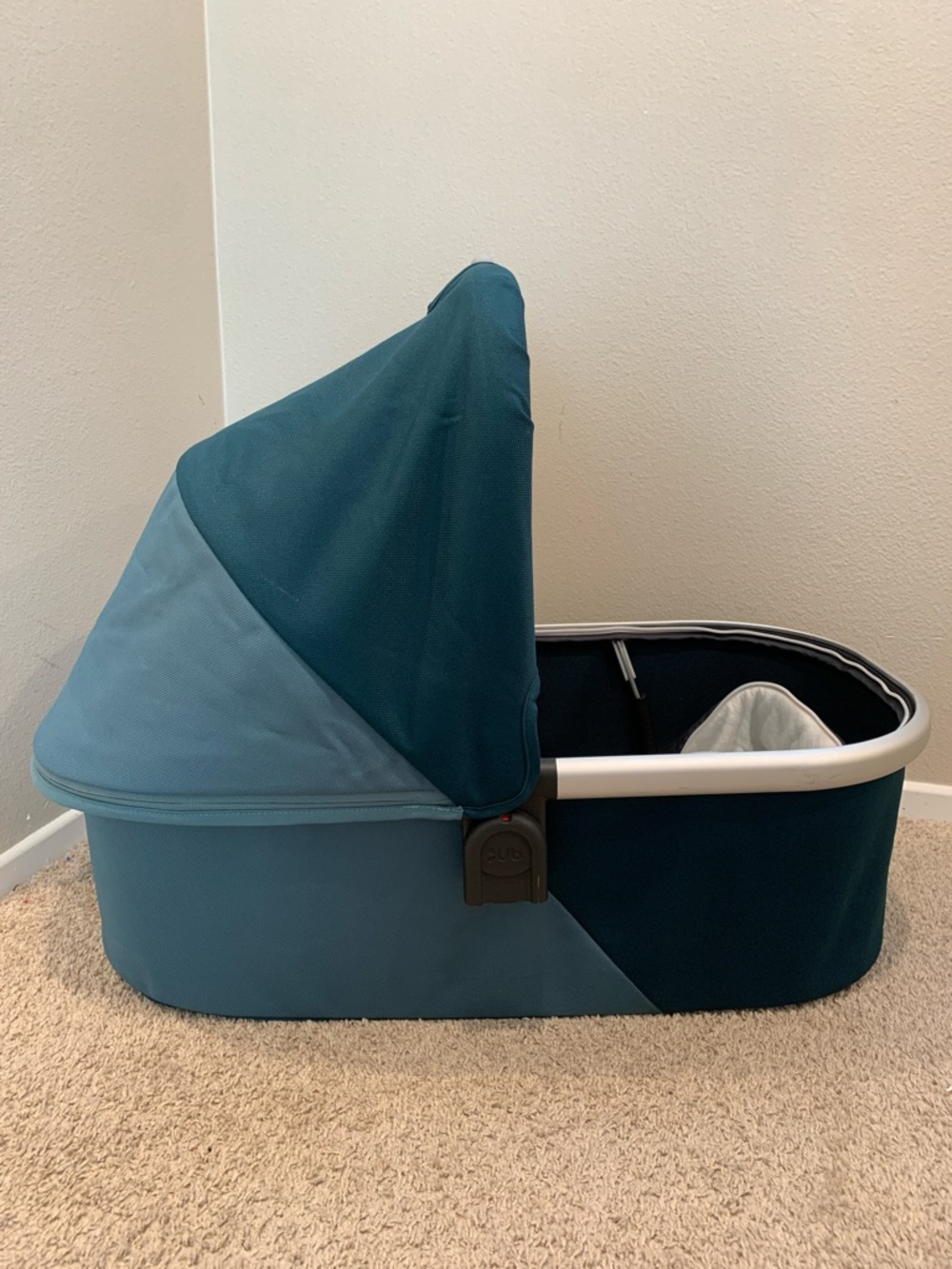 UPPAbaby Finn (Teal blue) bassinet